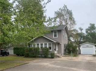 106 S Cedar St, Pana, IL 62557