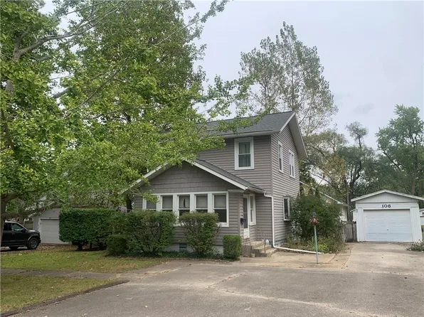 106 S Cedar St, Pana, IL 62557