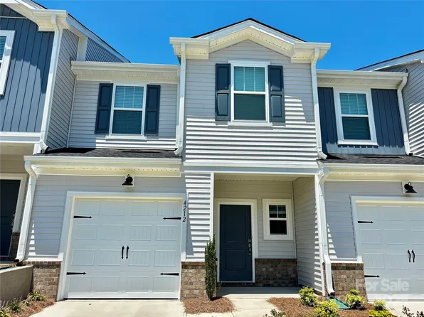 4212 Summit Woods Dr, Charlotte, NC 28216