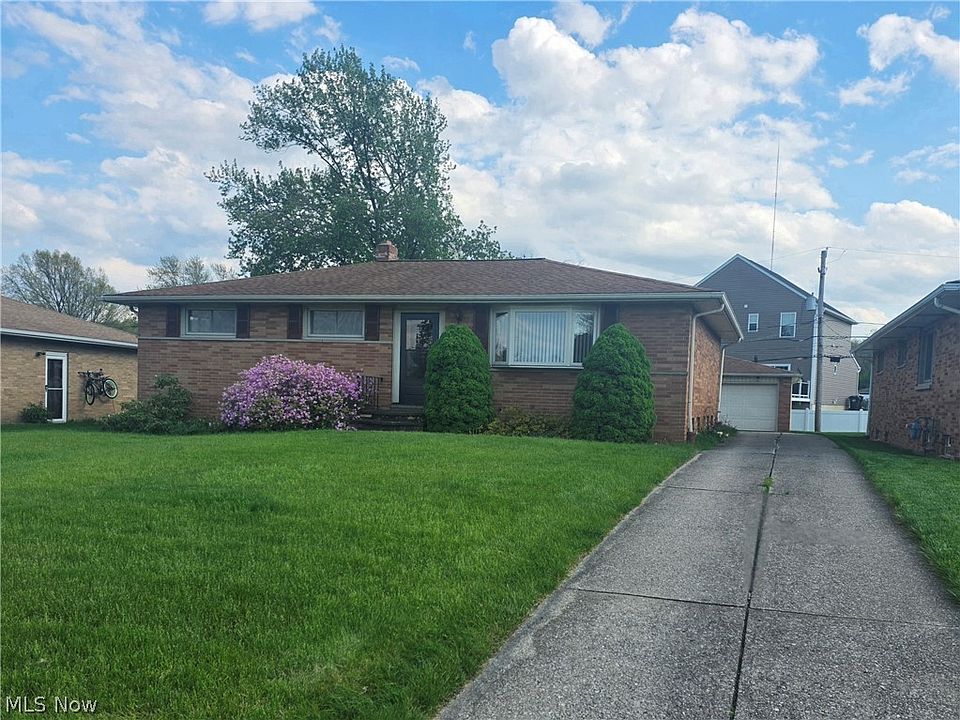 1st image of 1423 Roanoke Dr