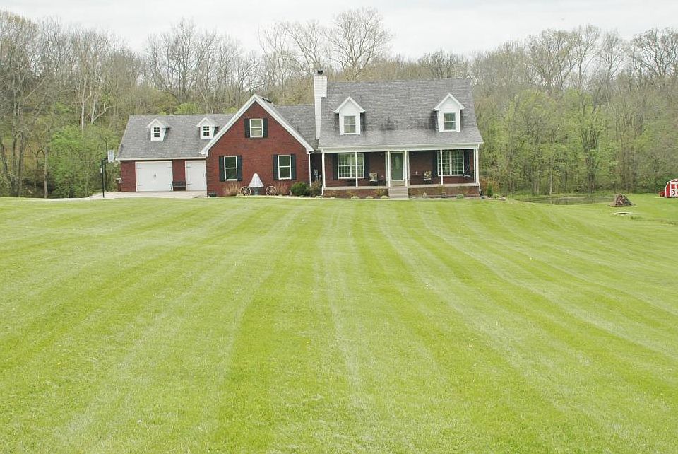 1st image of 825 Lakeside Dr