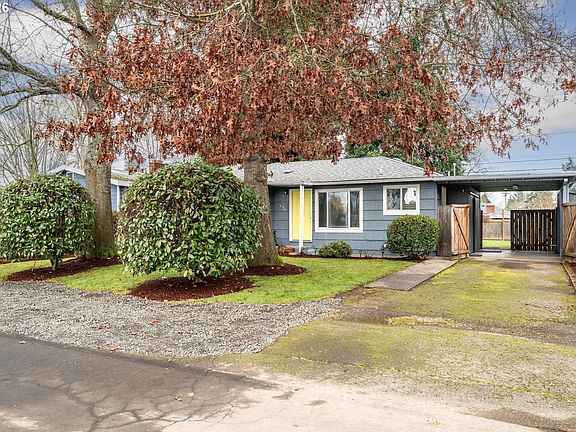 3rd image of 590 Flamingo Ave