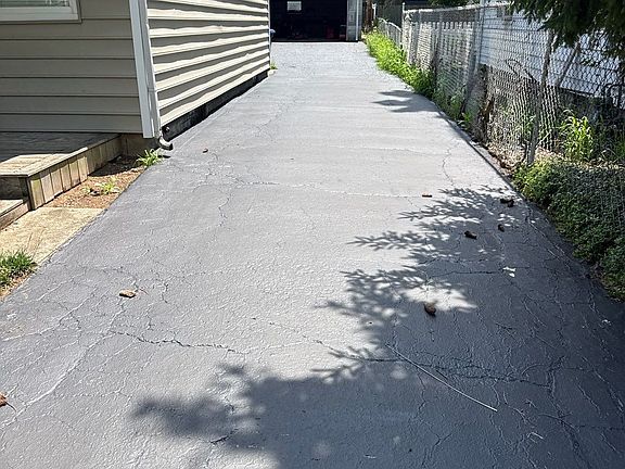 2nd image of 307 Chase Rd