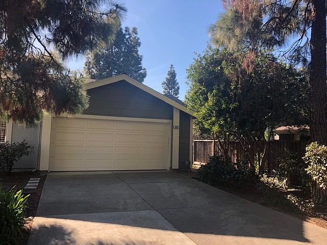 1st image of 2453 Blackpool Ln