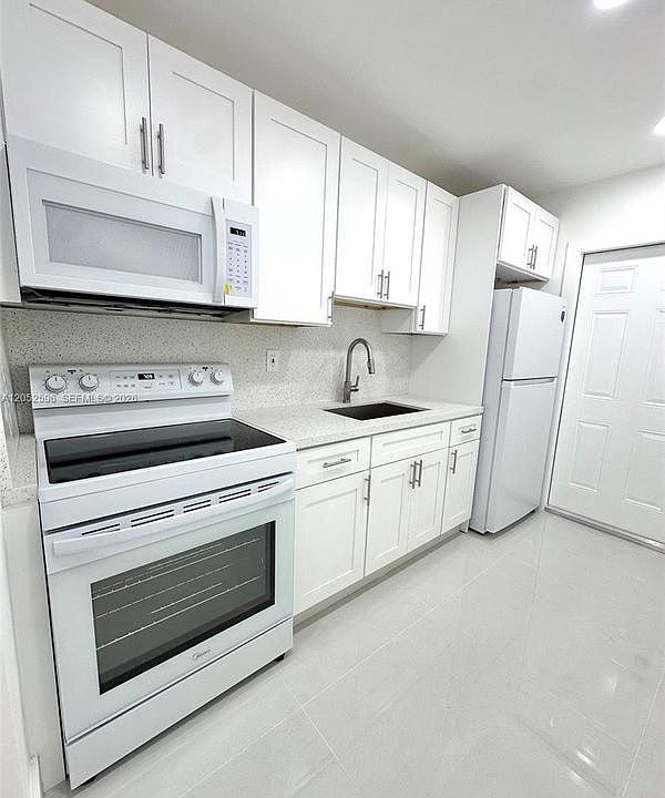 1st image of 417 NW 7th Ter APT 1-4