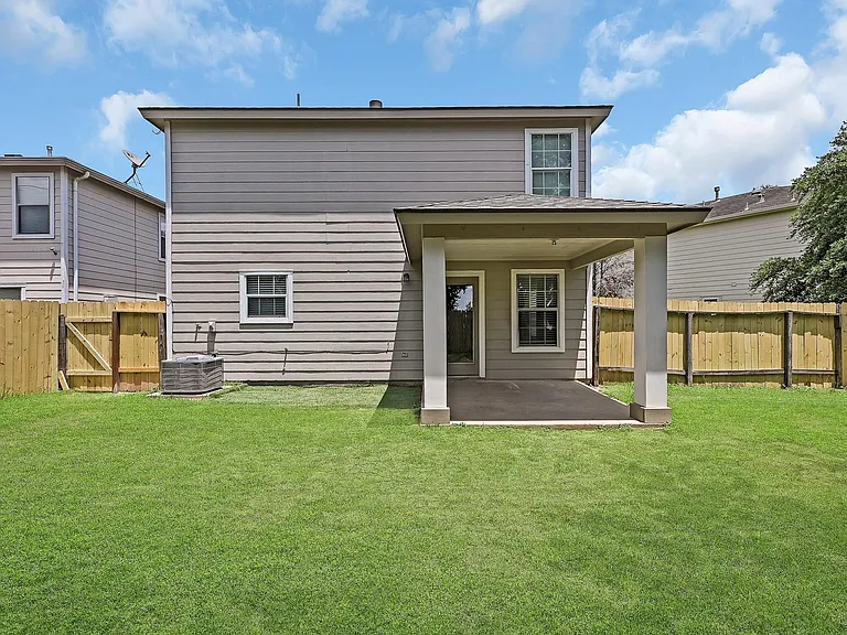 7507 Cypress Edge Dr — Photo 22