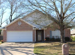 109 Settlers Ct, Palestine, TX