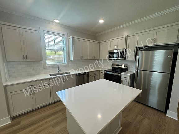 5th image of 1205 Pleasant Dr #201
