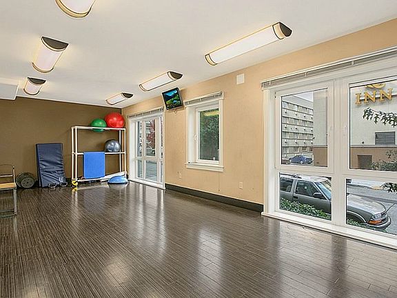 3rd image of 699 John St Unit 405