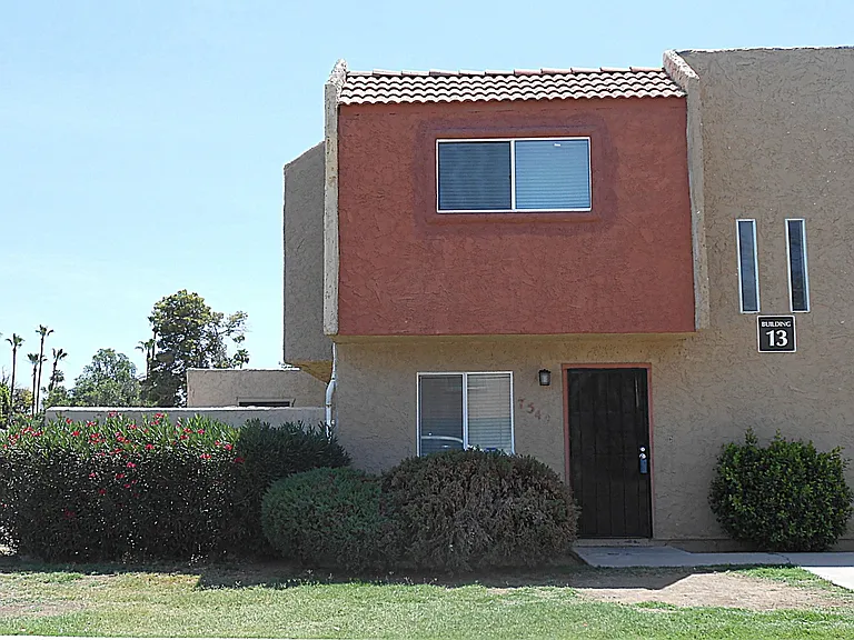 7549 N 47th Dr — Photo 1