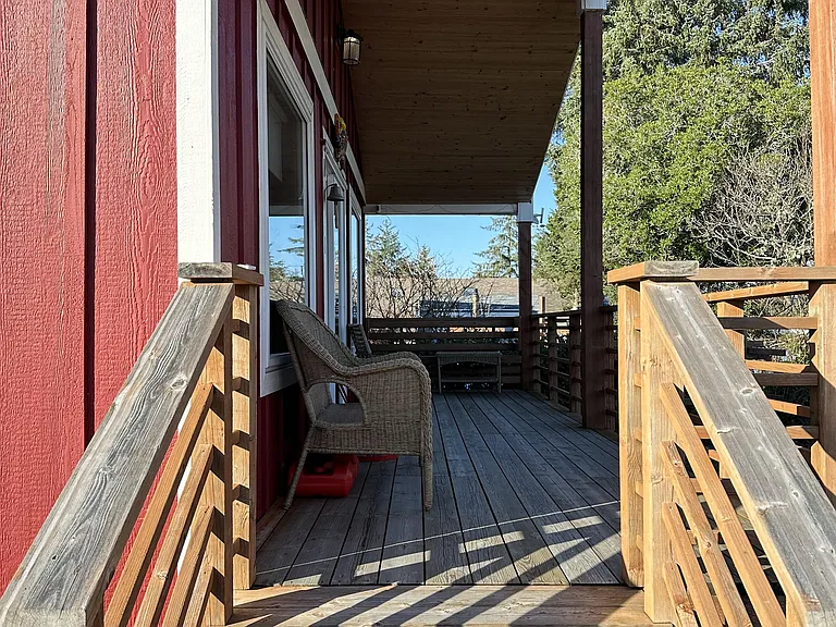 230 Point Brown Ave SE — Photo 3