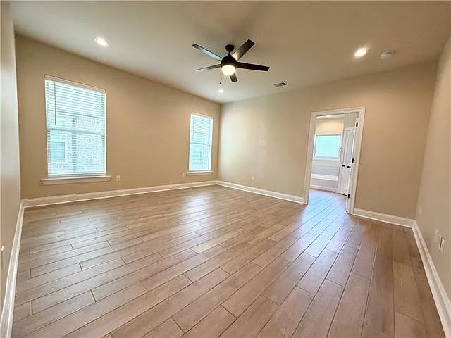204 Cypress Bnd — Photo 11