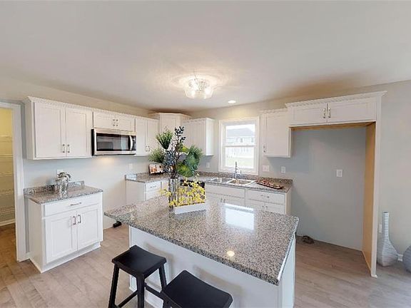 3rd image of 30 Clearview Dr