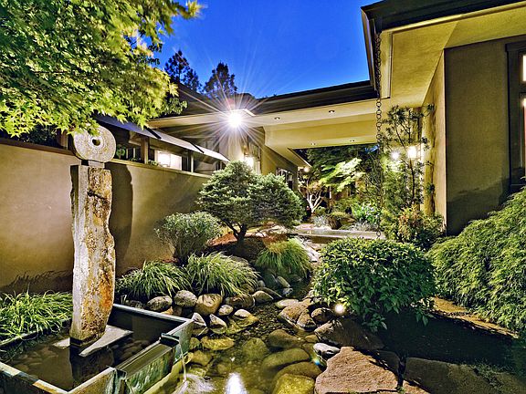 3rd image of 1131 Highwood Dr