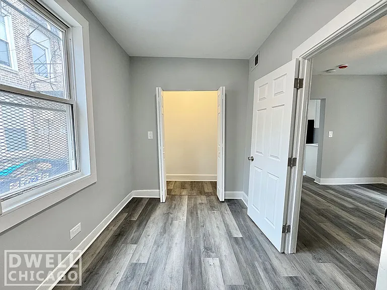 1538 W Walton St #1R — Photo 5