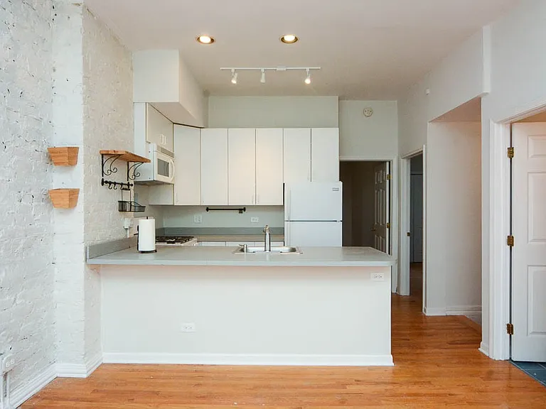 1129 N Winchester Ave #3C — Photo 2