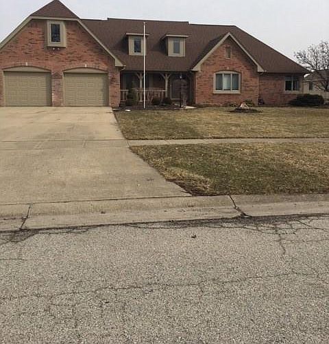 2nd image of 2415 Travis Dr