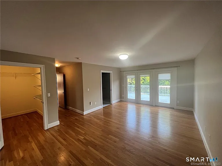 6 Kingsley Dr — Photo 17