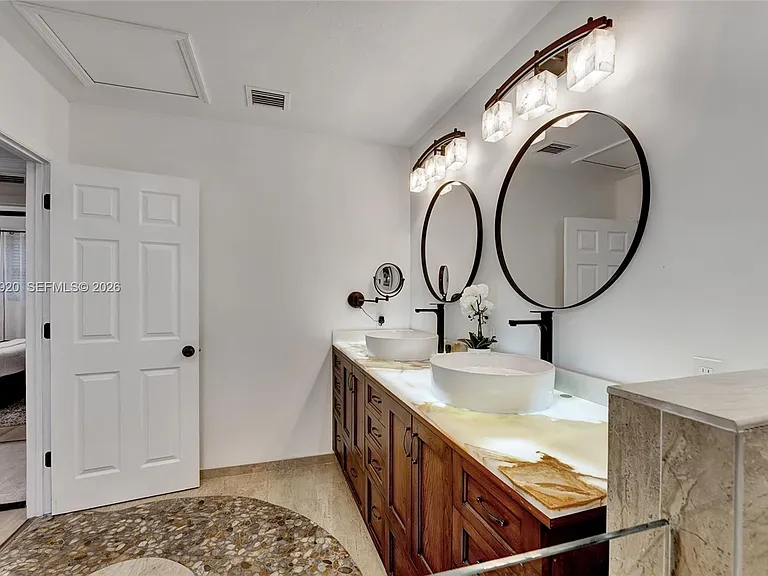 14330 SW 20th St — Photo 54