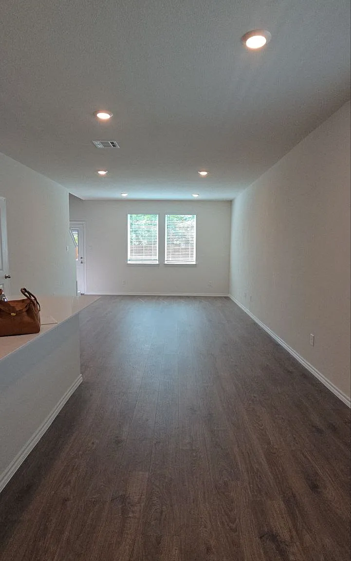 307 Clematis St — Photo 4