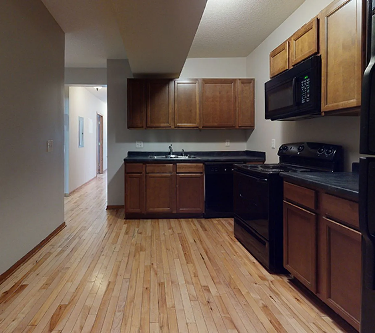 516 12th Ave SE — Photo 1