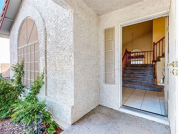 2nd image of 2920 Caressa Ct