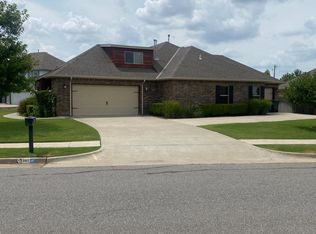2817 Marigold Ln, Edmond, OK 73013