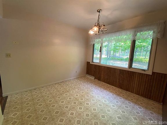 5th image of 828 County Road 550