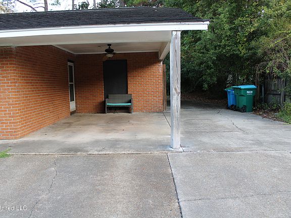 4th image of 2715 Hargrove Dr