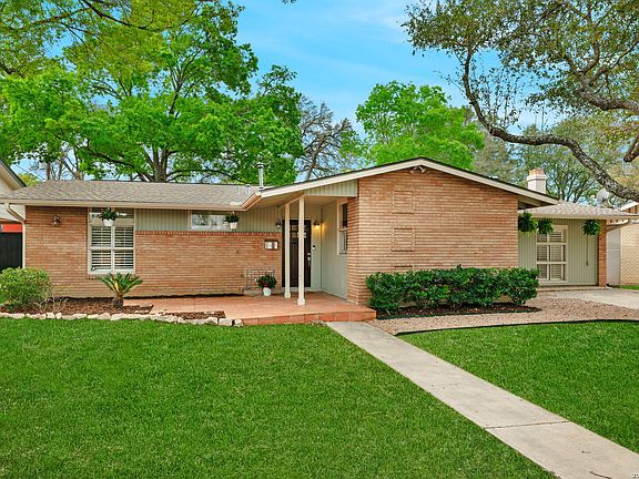 2nd image of 2106 E Lawndale