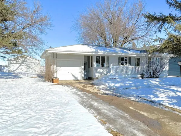 1205 11th St, Emmetsburg, IA 50536