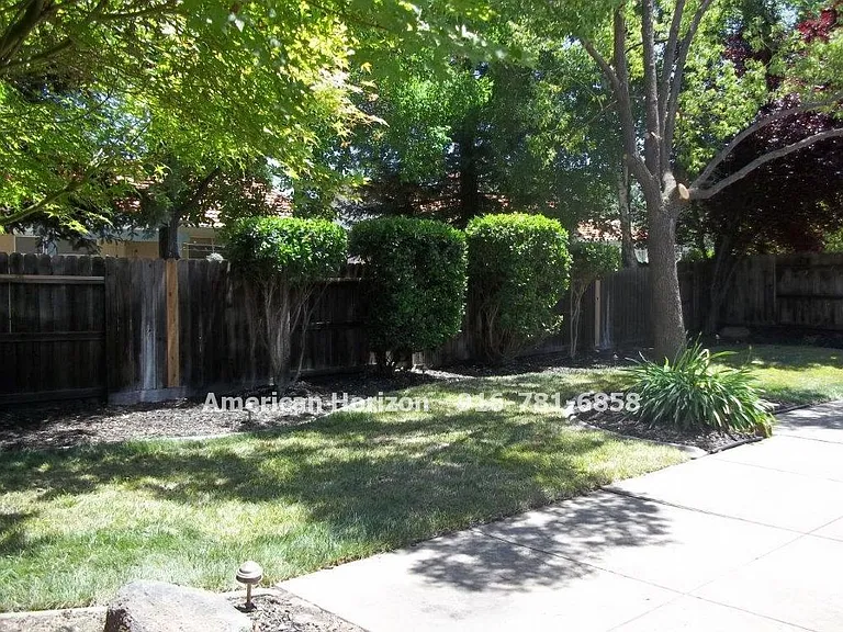 715 Merrill Ct — Photo 15