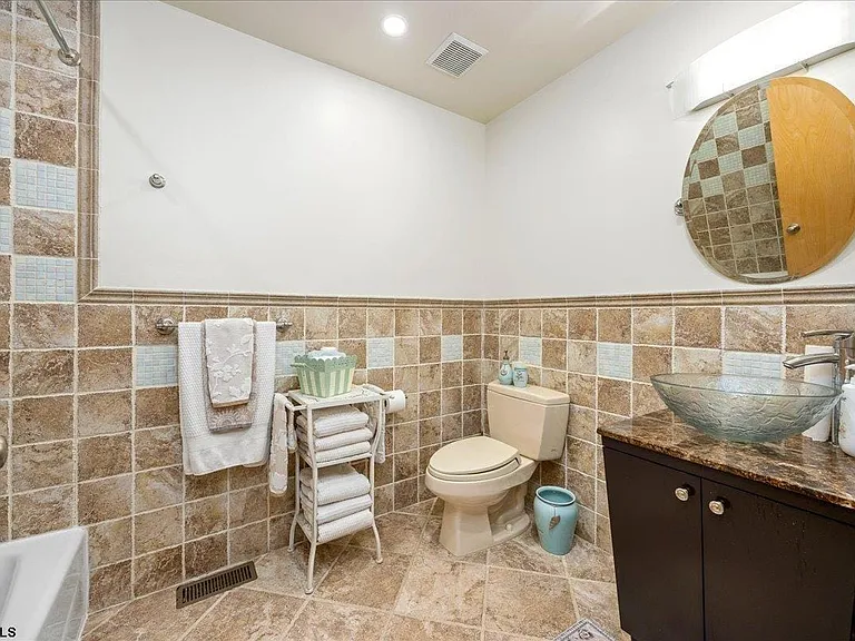 7701 Atlantic Ave #33A — Photo 34