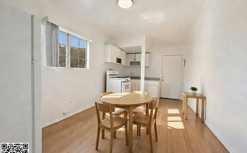 Studio, 500 sqft, $1,665 — Photo 4