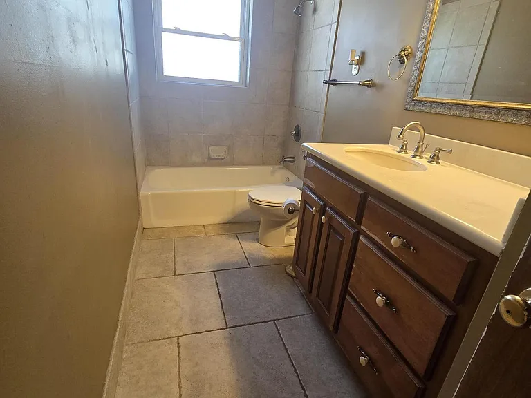 8209 Claiborne Dr — Photo 6