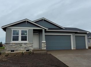 210 Walnut St, Mount Angel, OR 97362