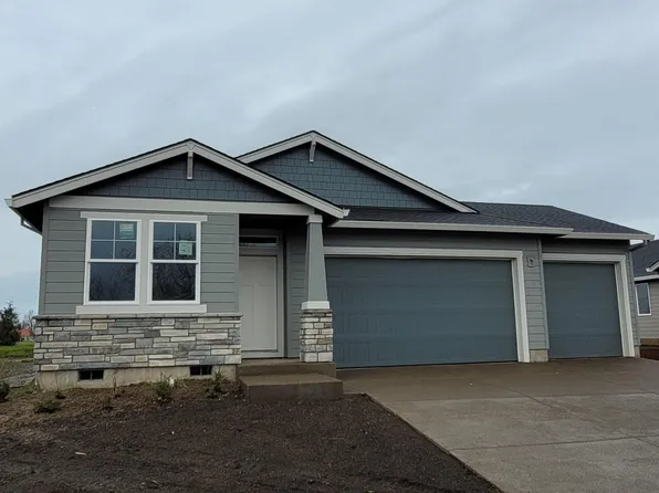 210 Walnut St, Mount Angel, OR 97362