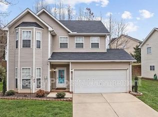 1140 Briarwood Dr, Mebane, NC 27302