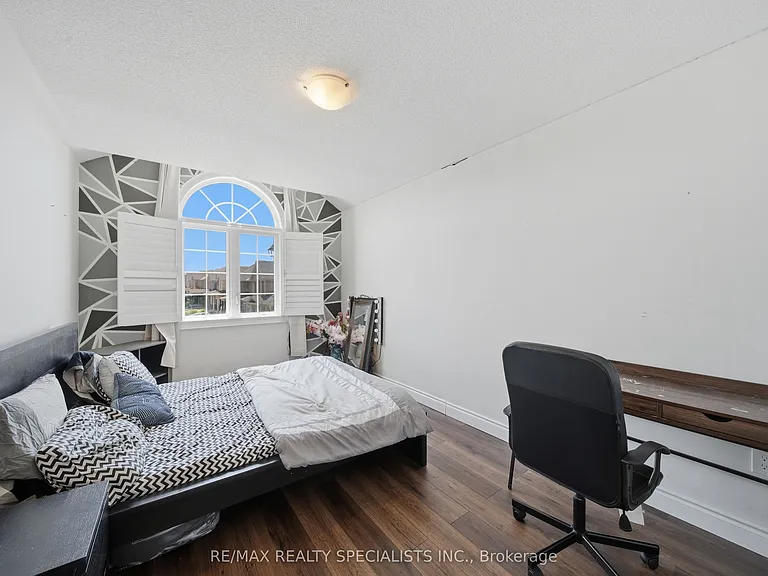 294 Miller Park Ave — Photo 28