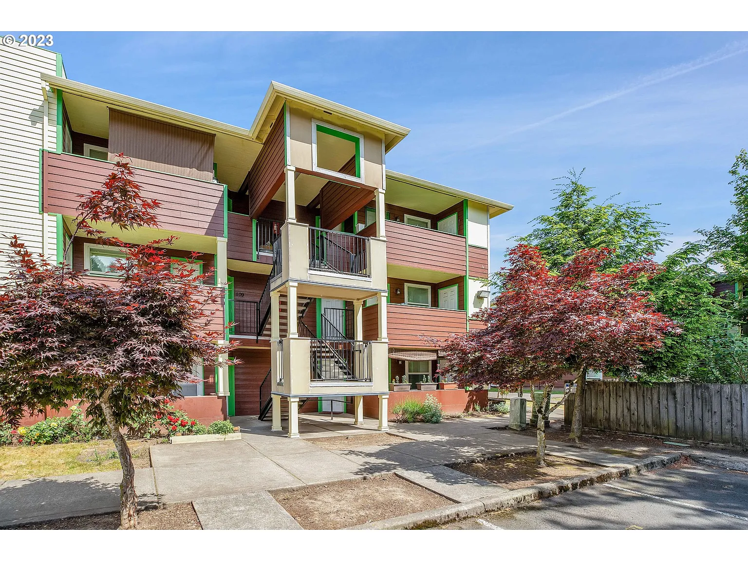 9251 SE Clinton St Unit 306 photo 1