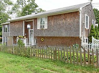 139 Hoover St, North Kingstown, RI 02852