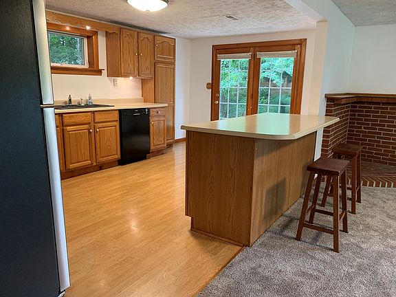 3rd image of 600 Francis Ln