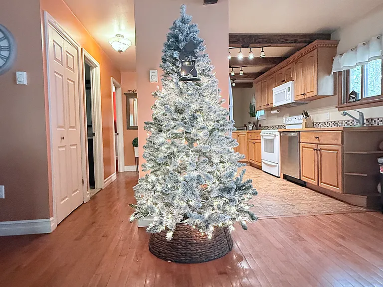 128 Eastwood Cir — Photo 58