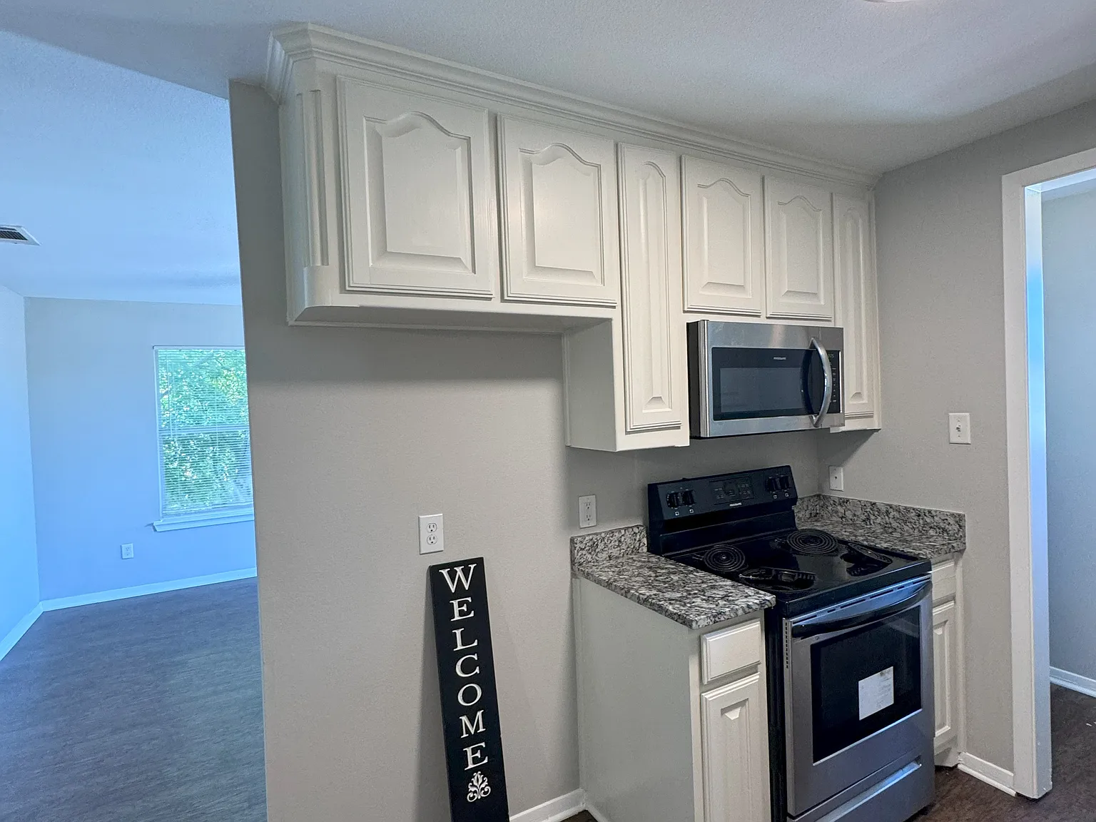 3 bed, 1010 sqft, $1,475 — Photo 3