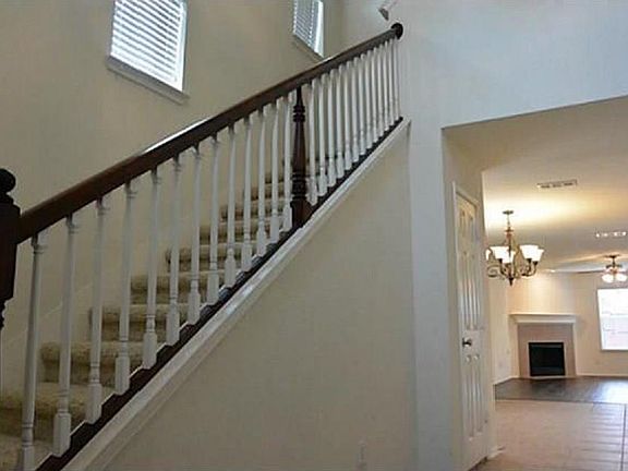 4th image of 2208 Marion Dr