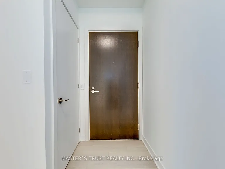 11 Yorkville Ave #2507 — Photo 5