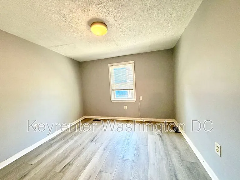 1537 A St SE #SE — Photo 22