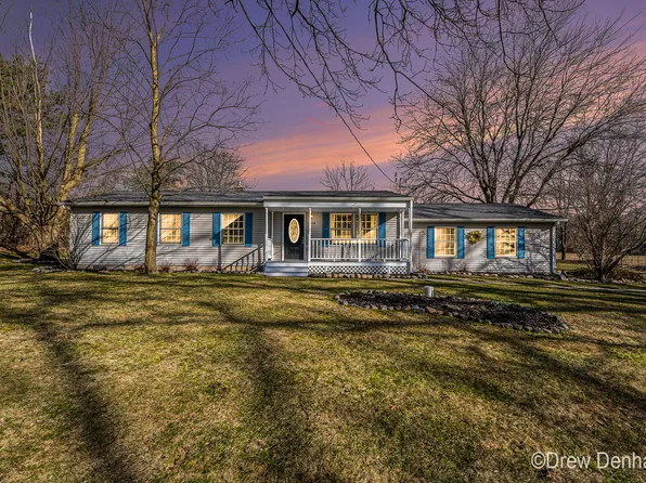 10934 W Peck Lake Rd, Lowell, MI 49331