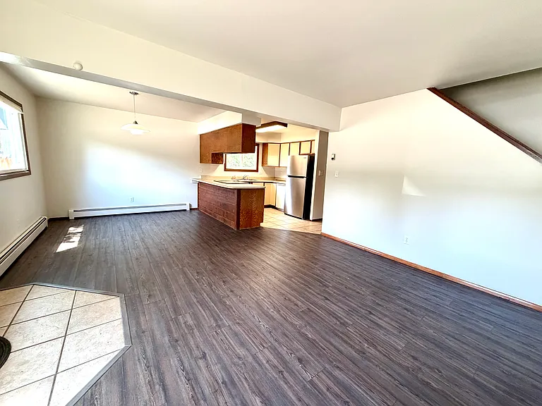 609 Belford St — Photo 7