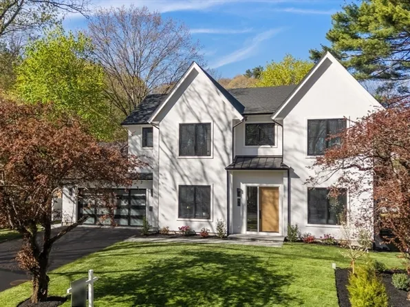 470 Quinobequin Rd, Newton, MA 02468